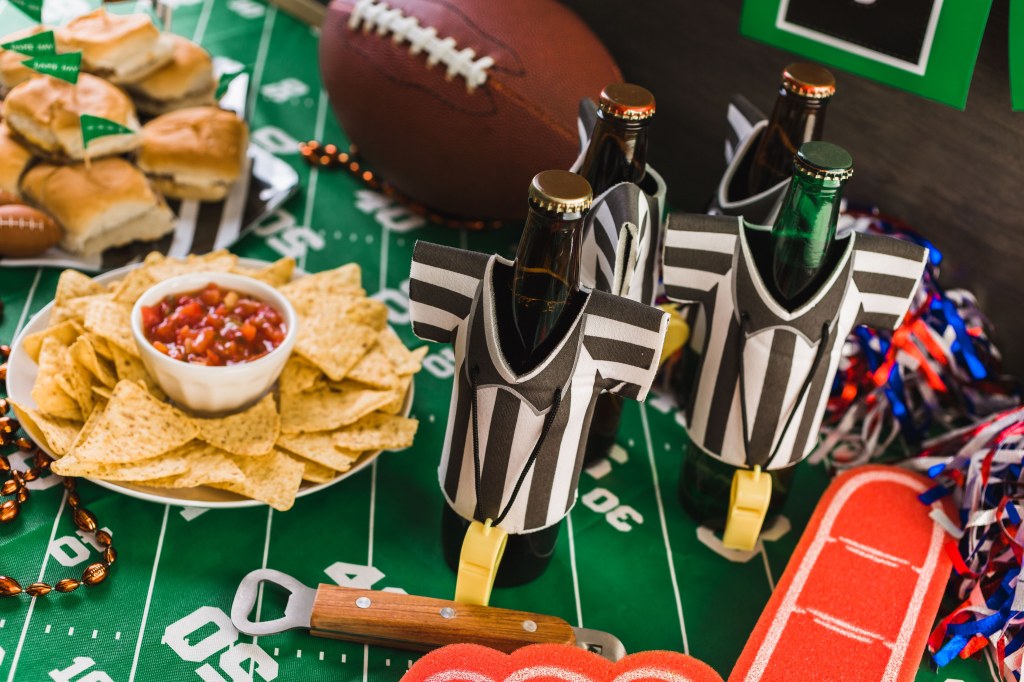 creative nfl decorations - Best Super Bowl Party Ideas  - Fancy Football Decorations