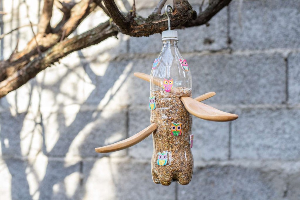 creative decorative plastic bottles - Creative Ways to Upcycle Your Plastic Bottles